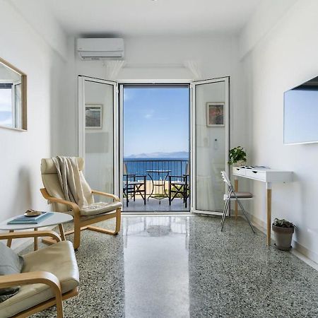 Ferienwohnung On The Port Rafína Exterior foto