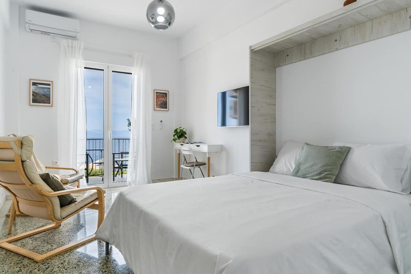 Ferienwohnung On The Port Rafína Exterior foto
